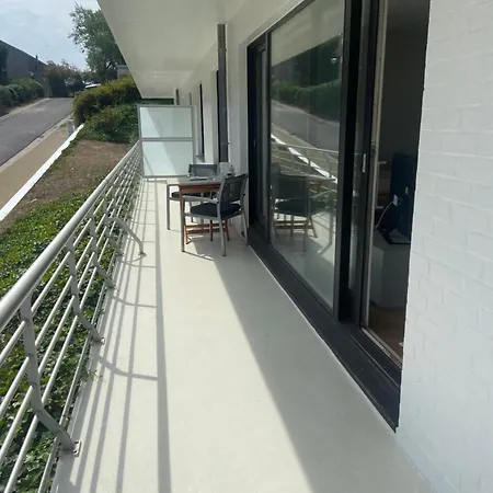Lichtrijk Hoekappartement Met 3 Slaapkamers Op Wandelafstand En Winkels 아파트 *